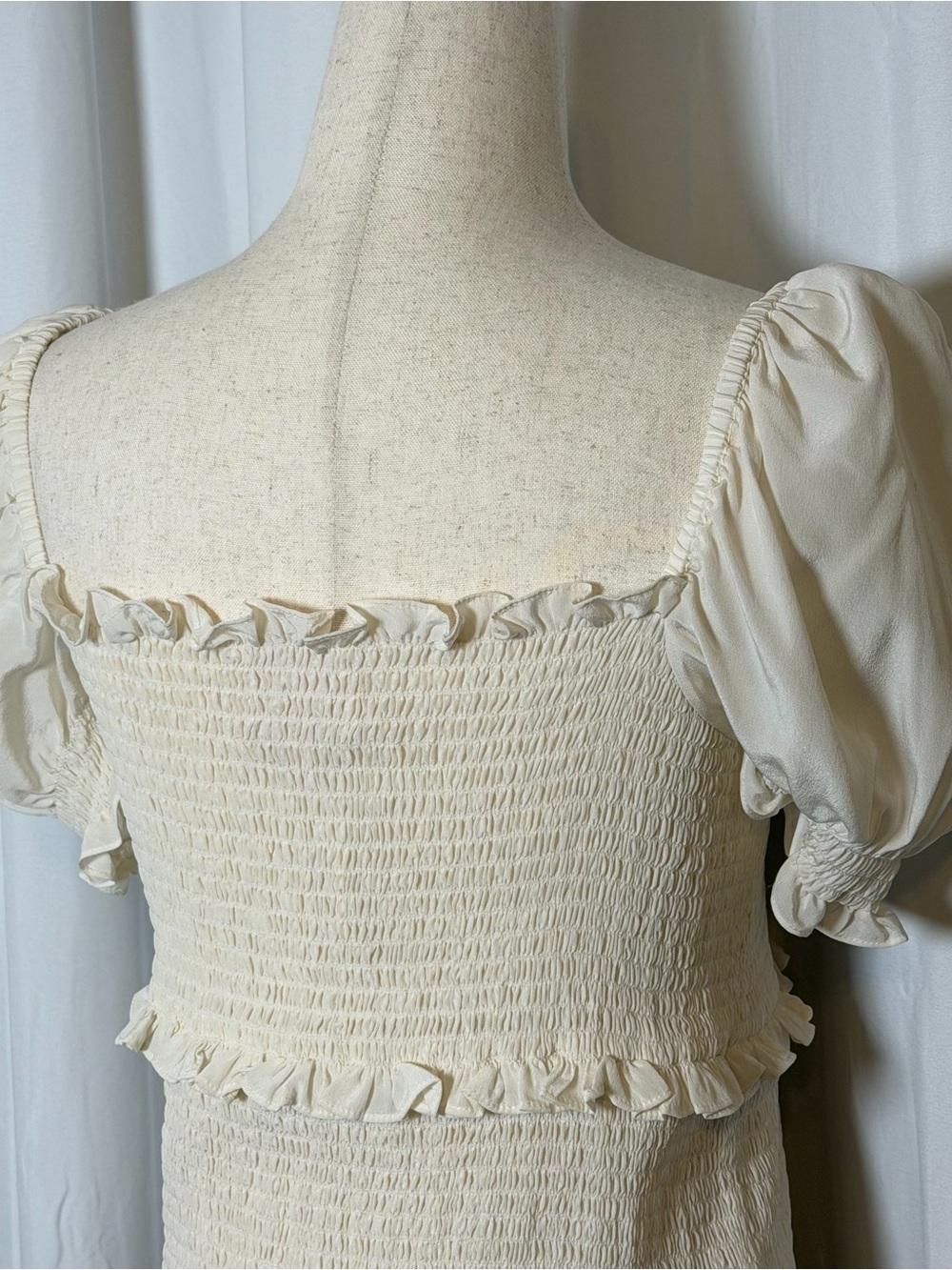 Cinq à Sept Ellis Top Silk Smocked Puff Sleeve White Square Neck Size Large - Picture 9 of 11